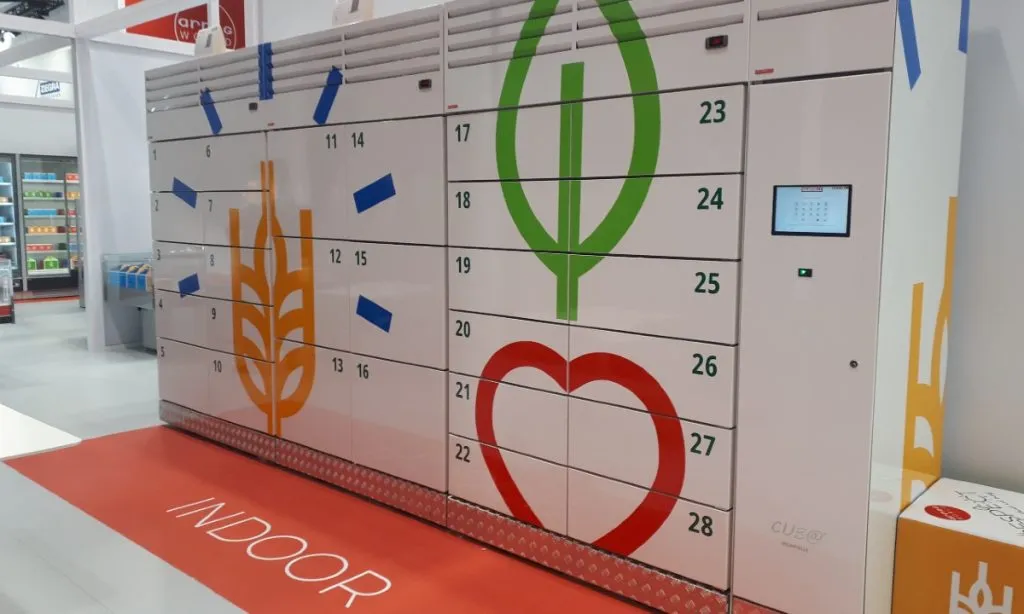 Oscartielle’s indoor CUB@ refrigerated locker on display at EuroShop 2023.