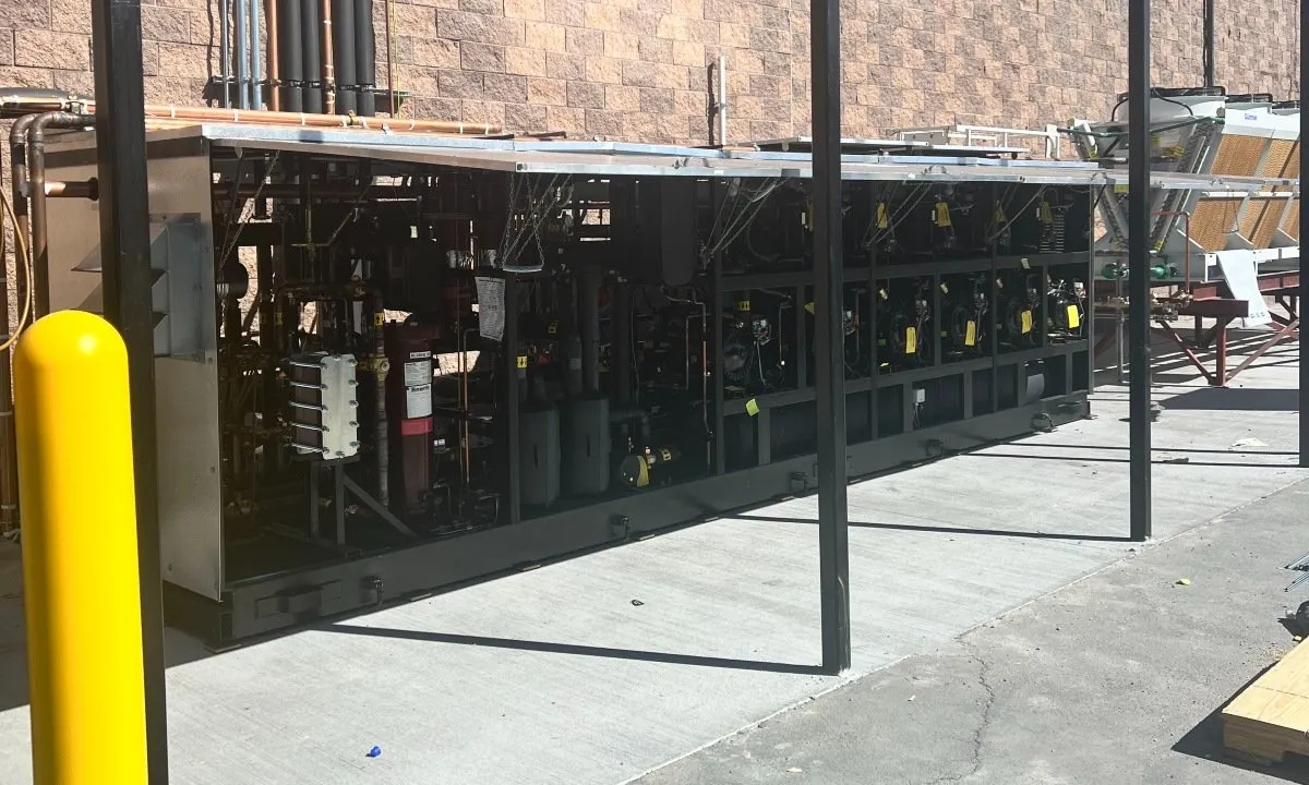 Zero Zone’s transcritical CO2 system installed outside the supermarket in California. (Source: Zero Zone)