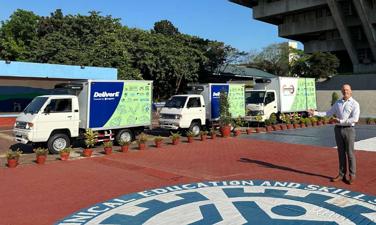 Jan Dusek, CCI-Hub and ATMOsphere, with three of the R290-based refrigerated trucks at the hand-over ceremony. (Source: CCI Hub)