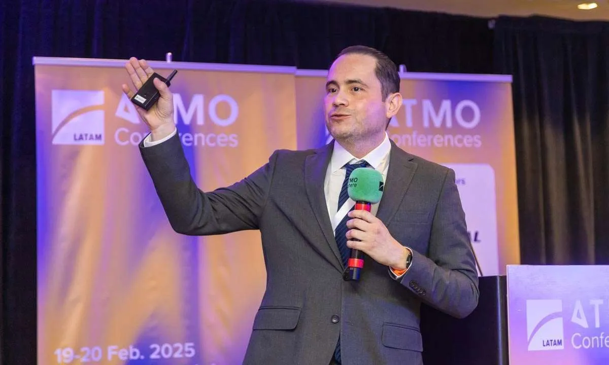 Edwin Dickson presenting at ATMO LATAM 2025
