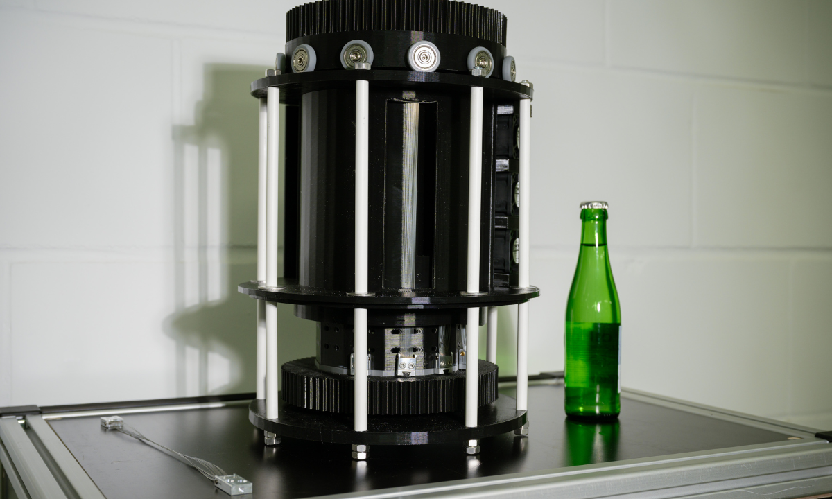 An elastocaloric mini fridge developed by Nicolas Scherer and Lukas Ehl from the University of Saarland