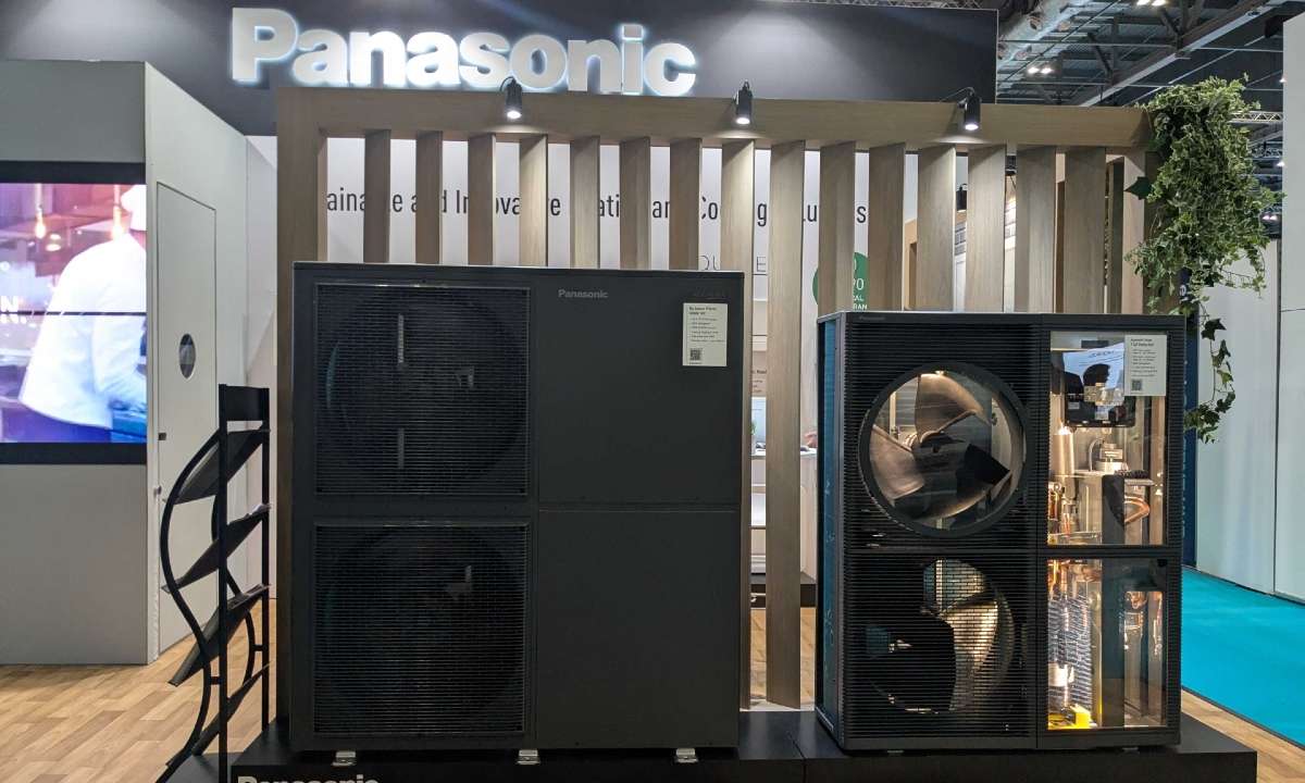 Panasonic’s commercial R290 heat pumps - the Big Aquarea M Series Outdoor Unit (left) and Big Aquarea T-CAP M Series unit at elementalLondon.