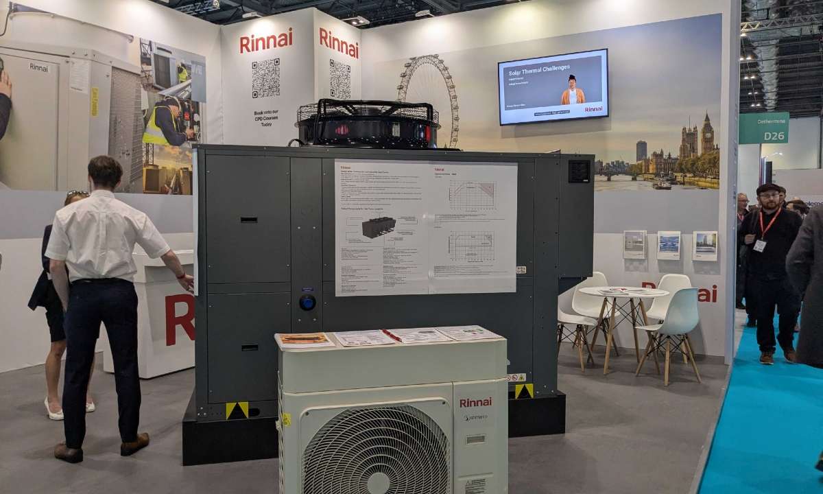 Rinnai’s commercial R290 heat pump unit (background) on display at elementalLondon.